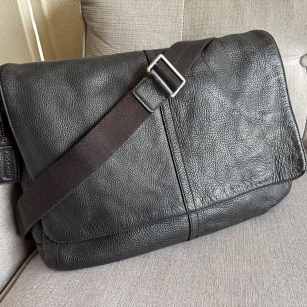 Coach Men’s Leather Crossbody Messager bag